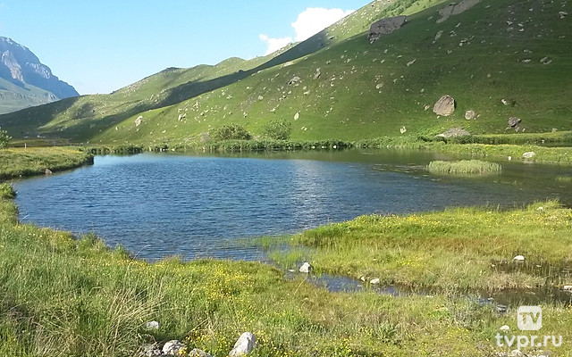 Озеро в Мидаграбинском ущелье