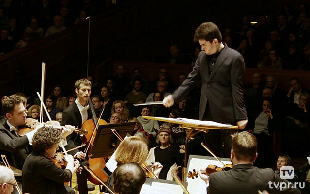 Израильский филармонический оркестр, Лахав Шани: Пярт, Сибелиус, Бетховен