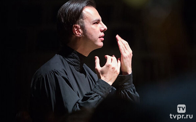 Теодор Курентзис и оркестр «MusicAeterna»: Духовная музыка в Сент-Шапель (Париж)