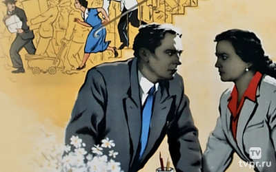 За витриной универмага