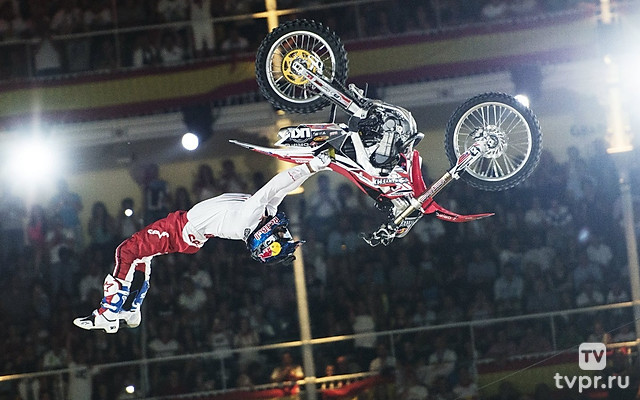 Мировая серия по мотофристайлу "X–Fighters"