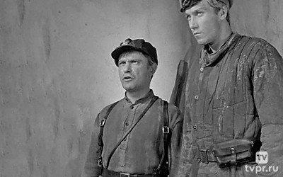 Служили два товарища