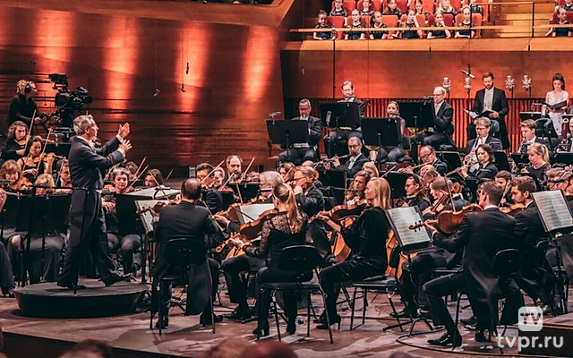 Нильсен: Симфония № 4 — Датский национальный симфонический оркестр, Фабио Луизи