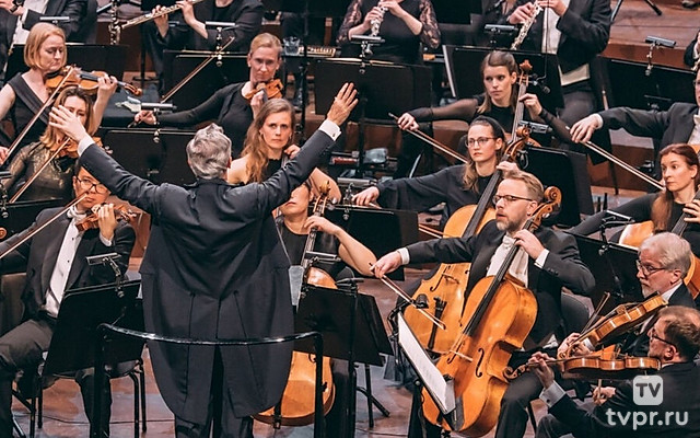 Нильсен: Симфония № 6 — Датский национальный симфонический оркестр, Фабио Луизи