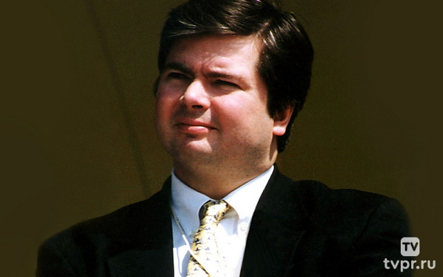 Артем Боровик