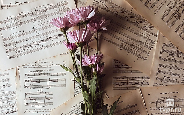 Симфония № 6 ми- бемоль минор. Дмитрий Лисс, Уральский академический филармонический оркестр и Симфонический хор Свердловской филармонии