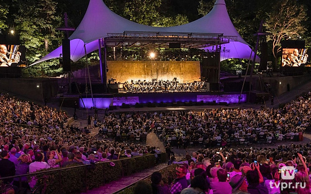 Андрис Нелсонс и Берлинский филармонический оркестр в Вальдбюне: Вебер, Вагнер, Штраус