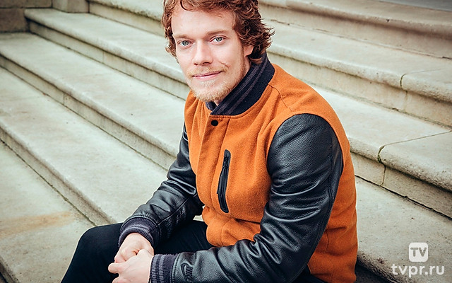 Футбол: Краткая история от Альфи Аллена