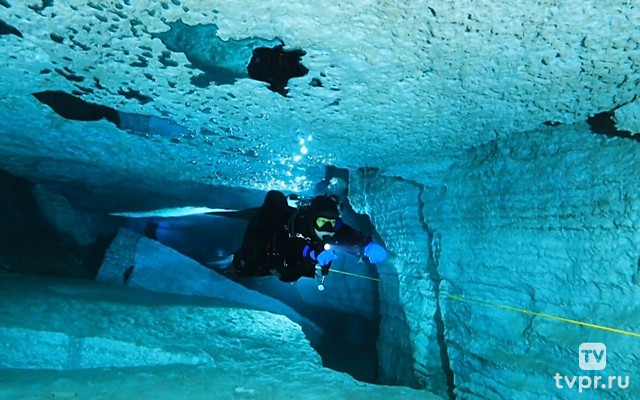 Тайны подводной пещеры