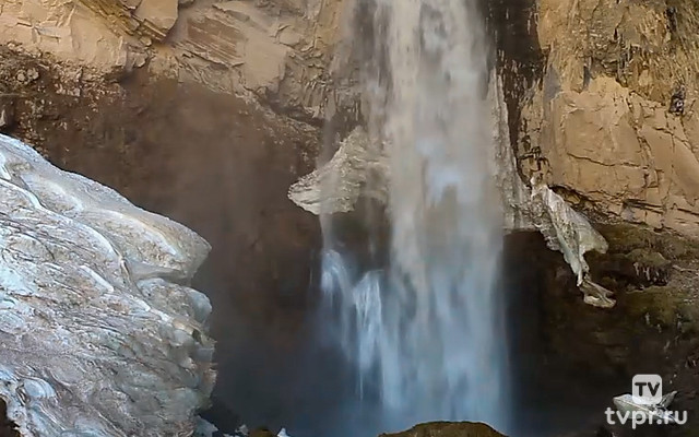 Водопад Кызылкол