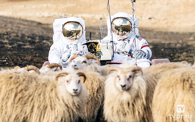 Водрузить флаг