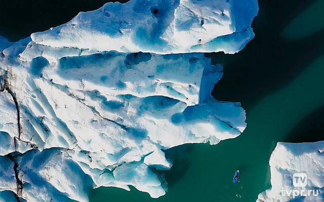 Экстремальный каякинг в Исландии