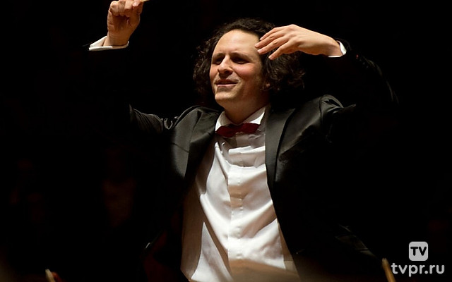 Национальный оркестр Лилля, Александр Блох, Франческо Пьемонтези Бетховен