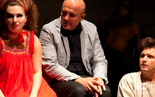 До третьих петухов