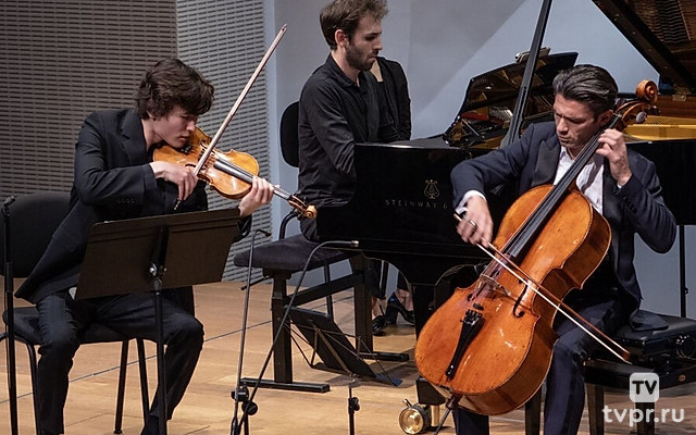 А. Канторов, Д. Лозакович, Г. Капюсон: Мендельсон, Брамс — Фонд Луи Виттон