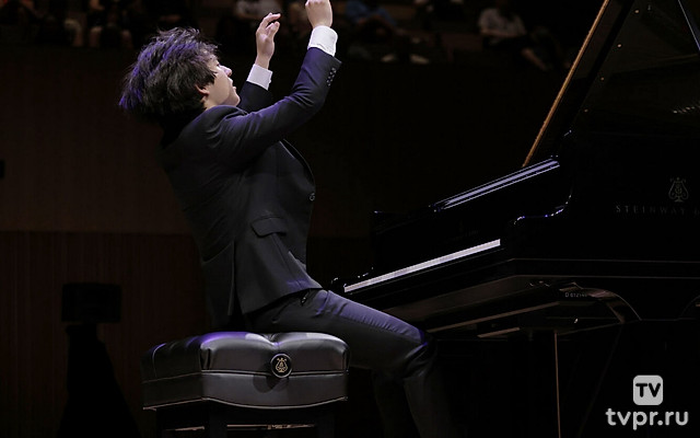 Юнчан Лим в Фонде Луи Виттон: Дауленд, Бах, Бетховен