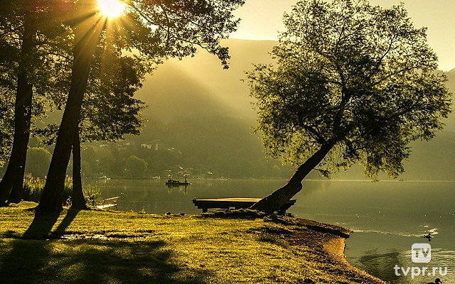 В июле солнце без огня горит