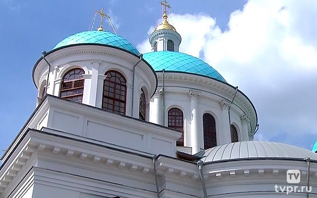 Божественная литургия из кафедрального собора в честь Казанской иконы Божией Матери (г. Казань)