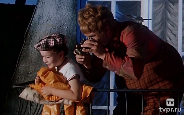 Малыш и Карлсон, который живёт на крыше