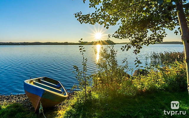 На берегу реки Лалинь