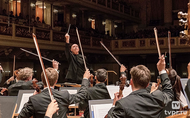 Оркестр Концертхауса, Кристоф Эшенбах Сай, Барток