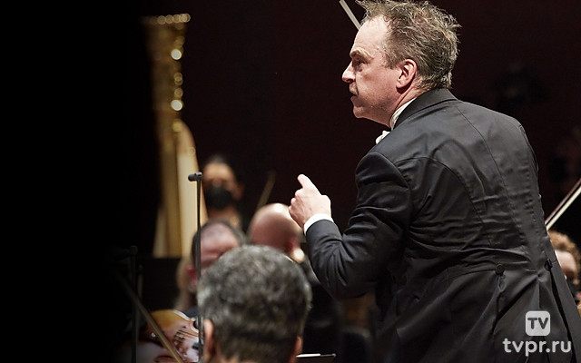 Малер: Симфония №5 — Оркестр Романской Швейцарии, Джонатан Нотт