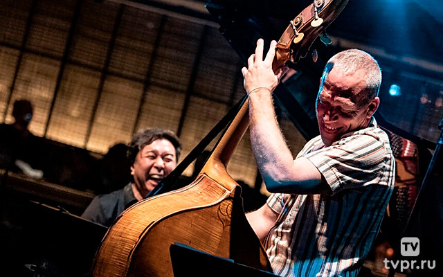 Авишай Коэн, Макото Одзонэ — Дуэт Amity — Парижская филармония