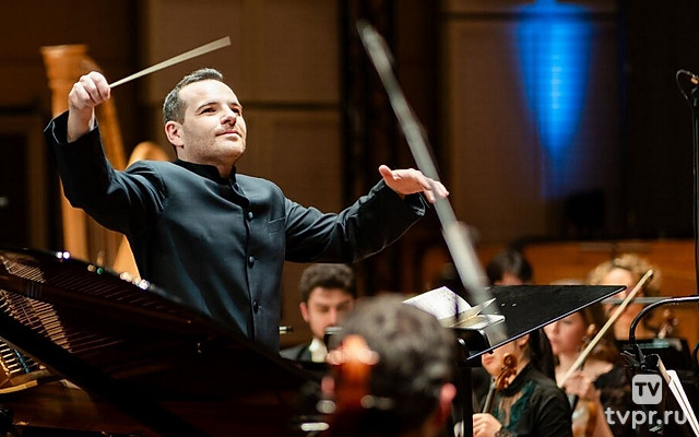 Готье Капюсон, Королевский филармонический оркестр Льежа, Лионель Бренгье: Дюка, Сен-Санс, Руссель, Равель