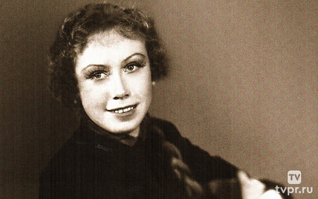 Евгения Ханаева. Под звуки нестареющего вальса