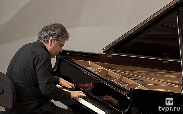 Аркадий Володось: Шуберт, Шуман — Фонд Луи Виттон