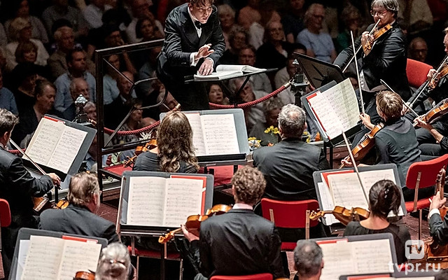 Королевский оркестр «Консертгебау», Клаус Мякеля: Брукнер