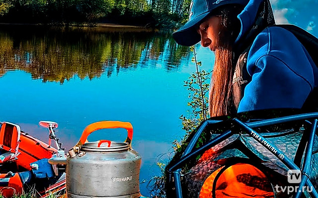 Вдвоём с палатками на острове