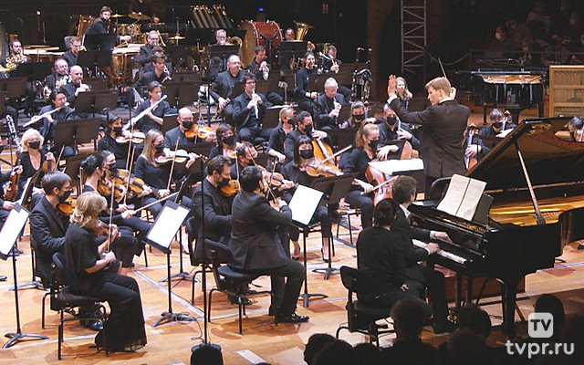 Национальный оркестр Капитолия Тулузы, Томас Гуггейс: Дебюсси, Аттаир, Фалья