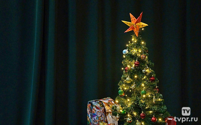 Музыкальное путешествие по Новогодней Москве