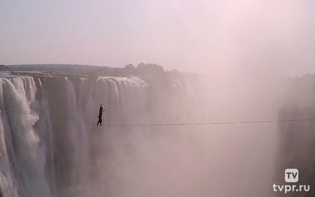 Гремящий дым