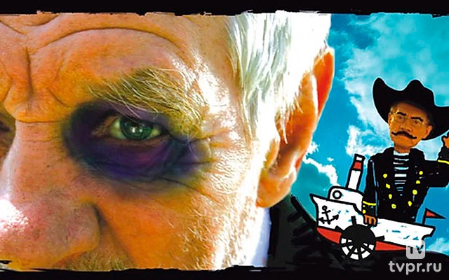 На спине у чёрного кота