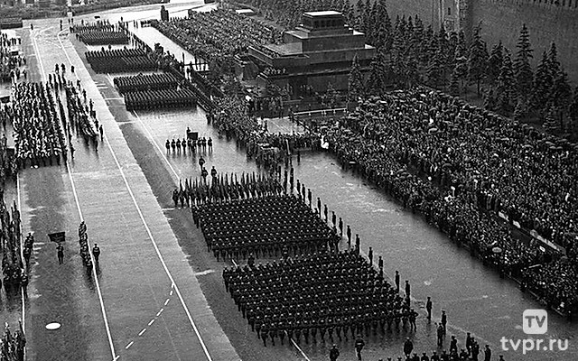 Исторический Парад Победы 1945 года