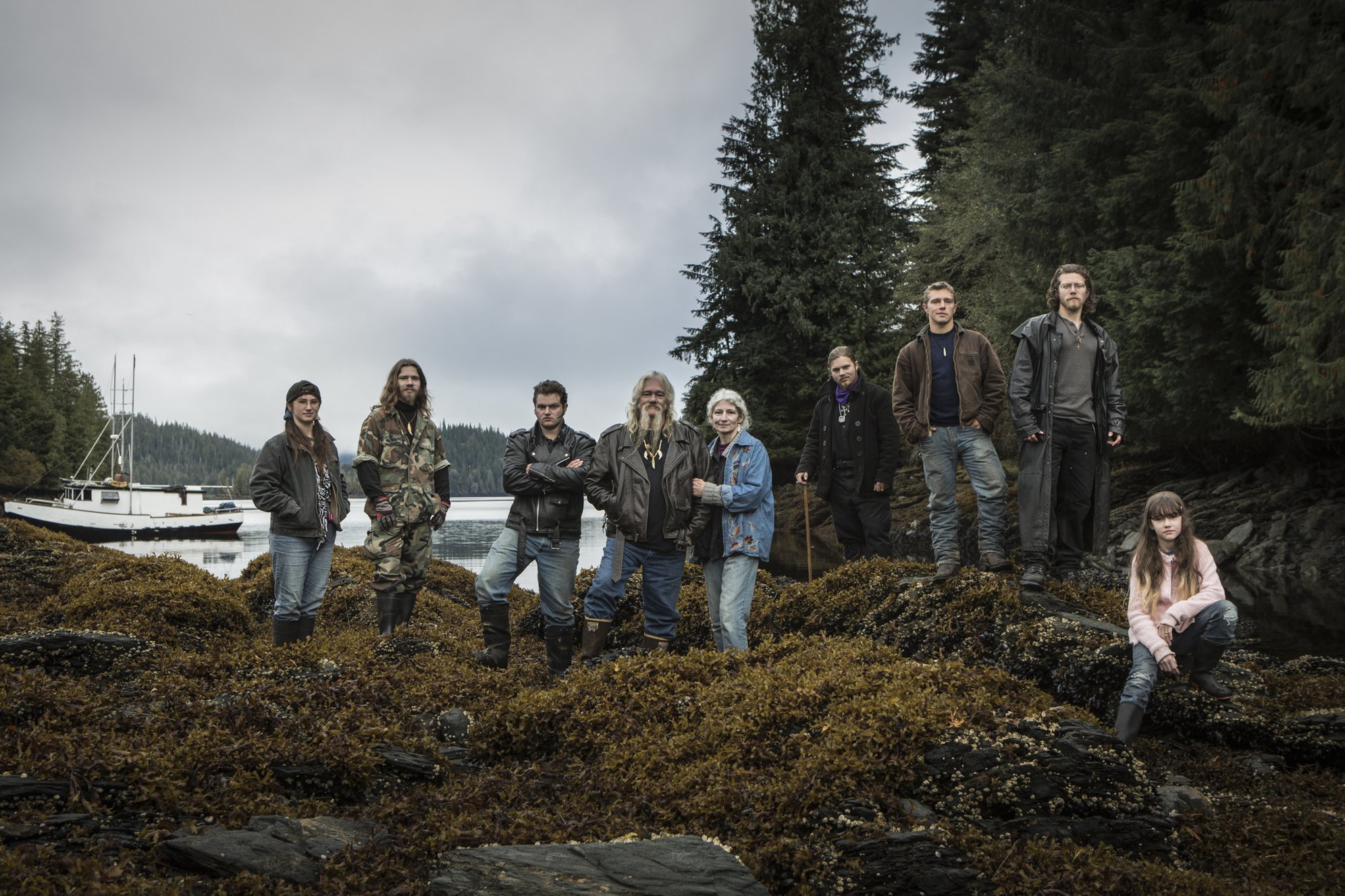 В глуши Аляски живет семья, все дети которой родились и выросли среди дикой...
