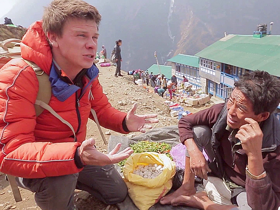 Комаров мир наизнанку выпуски. Мир наизнанку Непал Эверест.