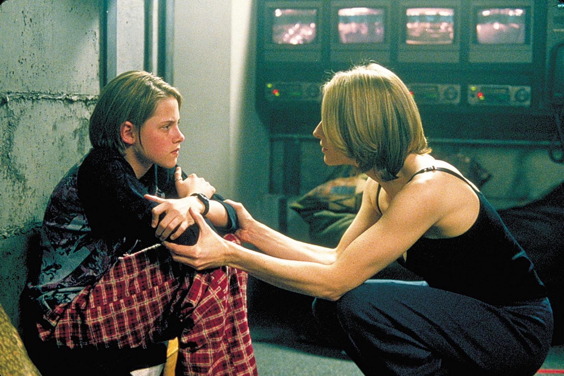 Panic room. Комната страха фильм 2002 Джоди Фостер. Джоди Фостер в фильме комната страха. Джоди Фостер и Кристен Стюарт комната страха.